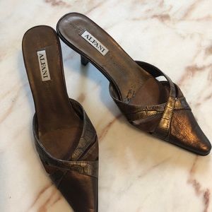 Alfani Mixed Texture Copper Slide/Mule. Sz 5.5